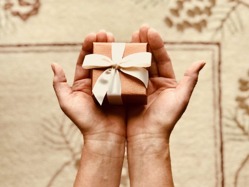 The Power of Giving: Why the Right Gift Says More Than Words Ever Could